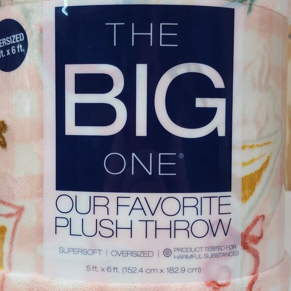 The Big One Oversized Plush Throw Blanket 5 X 6' Faux Fur Pink Holiday Cocktails - Picture 4 of 10